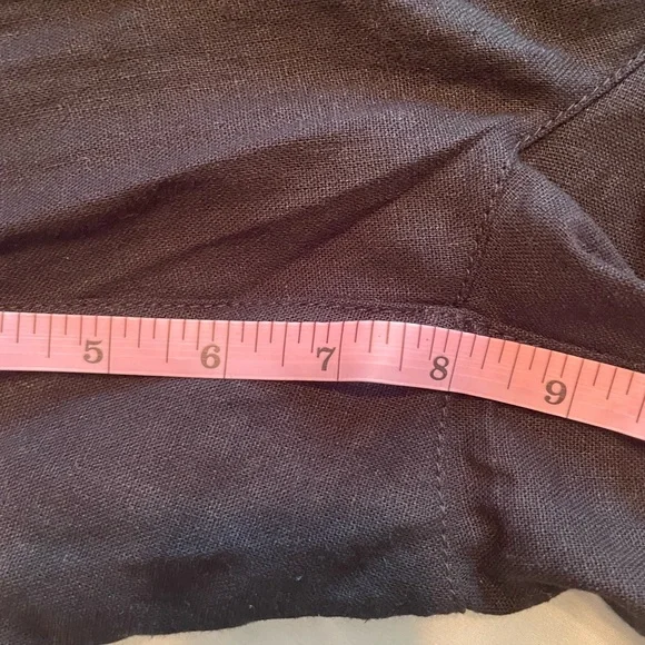 Old Navy Black linen shorts with floral top - Picture 15 of 16